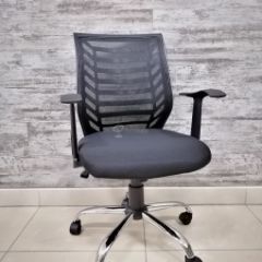 Кресло Barneo K-138 для персонала (черная ткань черная сетка) в Екатеринбурге - mebel24.online | фото